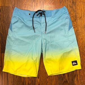 Quiksilver Men's Blue and Yellow Swim Shorts